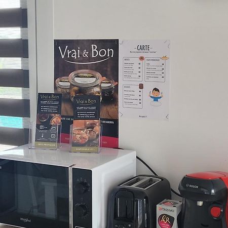 Gite Le Petit Doue Бресюр Екстериор снимка